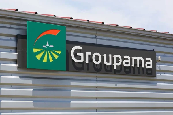 Фумель Франція Червня 2021 Логотип Groupama Стіні Groupama Французька Страхова — стокове фото