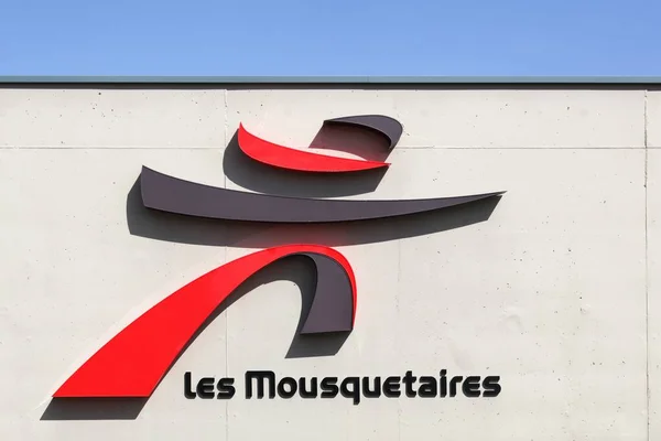 Saint Trivier Франція Серпня 2019 Логотип Les Mousquetaires Стіні Les — стокове фото