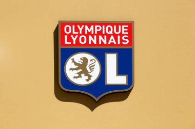 Villefranche, Fransa - 17 Mayıs 2020: Olympique Lyon, Fransa 'nın Lyon şehrinde kurulmuş bir futbol kulübüdür. Fransa 'nın en yüksek futbol ligi olan Ligue 1' de oynamaktadır.