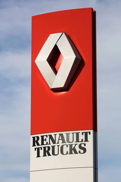 Macon Frankreich März 2020 Das Logo Von Renault Trucks Auf — Stockfoto