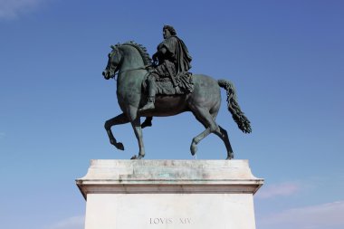 Louis XIV Place Bellecour Lyon üzerinde atlı heykeli