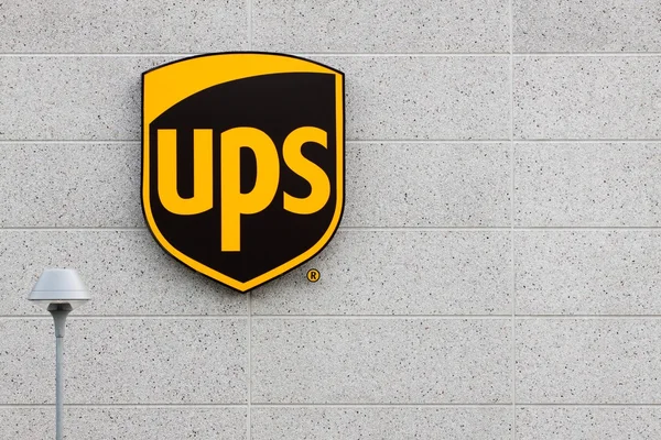 UPS logo on a facade — Stock Photo, Image