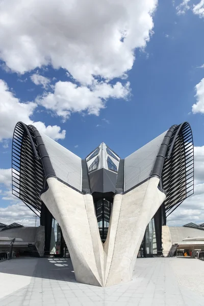 Gare reliée à l'aéroport Saint Exupéry de Lyon — Photo