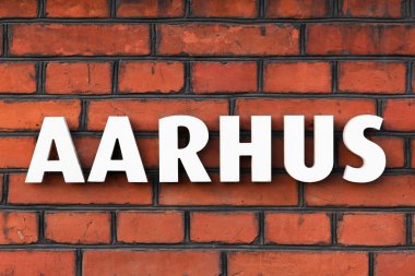Aarhus şehir işareti bir duvar