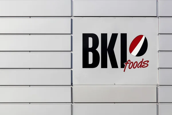 Logo BKI Foods su una parete — Foto Stock