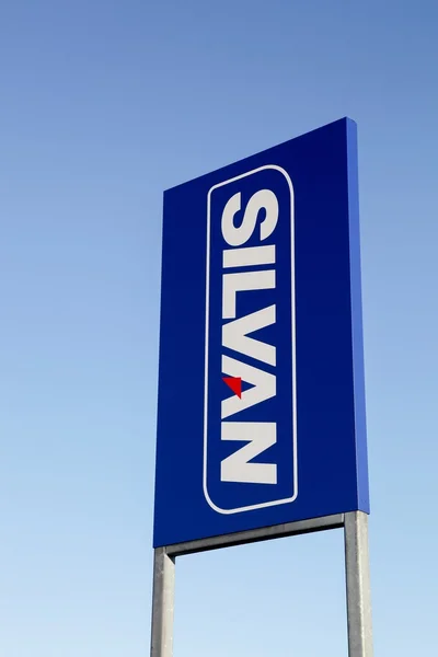 Silvan-Logo auf einer Platte — Stockfoto