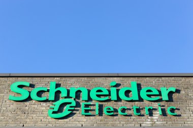 Bir cephe logosuna Schneider elektrik