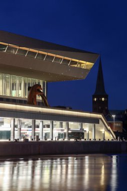 Mavi saat, Danimarka Aarhus Harbor'da