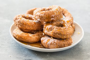 Donut ve ballı el yapımı