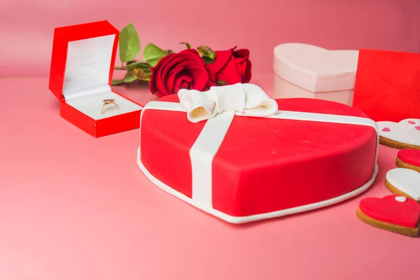 Kuchen Für Einen Romantischen Tag — Stockfoto