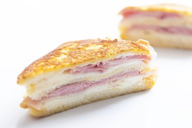 Sandviç monte cristo ahududu yakın plan