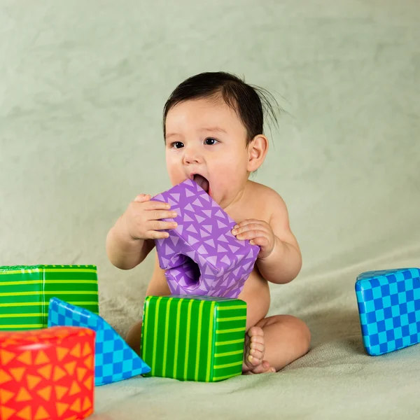 Lindo bebé chico —  Fotos de Stock