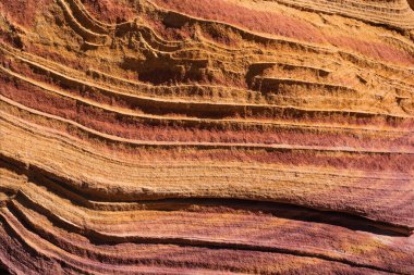 Kuzey Arizona 'daki Vermilion Cliffs Ulusal Anıtı' nın güneyindeki Coyote Buttes 'in güzel manzarası ve kaya oluşumları..