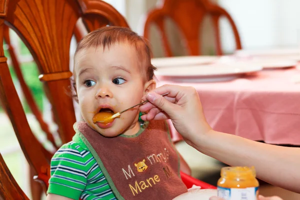 Hungrig baby — Stockfoto