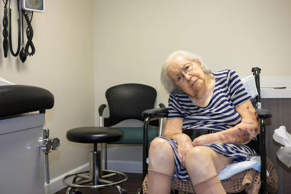 Elderly woman — Stock Photo, Image