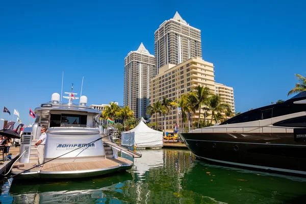 Espectáculo internacional barco miami — Foto de Stock