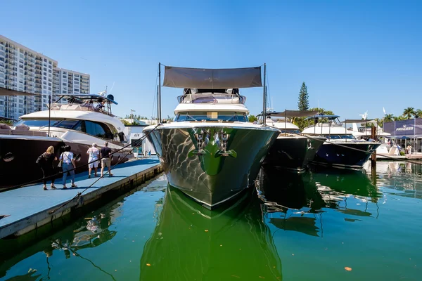 Espectáculo internacional barco miami — Foto de Stock