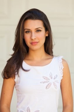 Güzel genç bayan.
