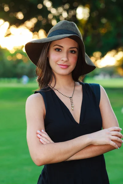 Mulher bonita jovem — Fotografia de Stock