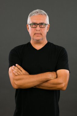 Yakışıklı orta yaş erkek