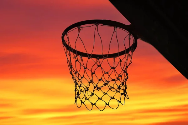 Kültéri Kosárlabda Karika Naplemente Háttér — Stock Fotó