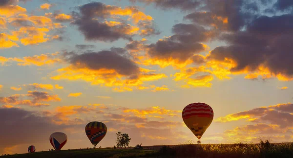 Globo Aire Caliente Volando Atardecer —  Fotos de Stock