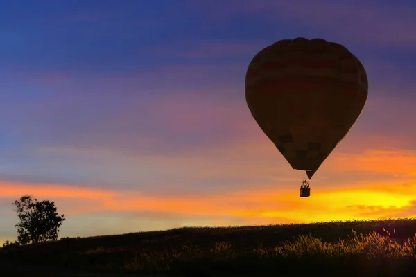 Globo Aire Caliente Volando Atardecer —  Fotos de Stock