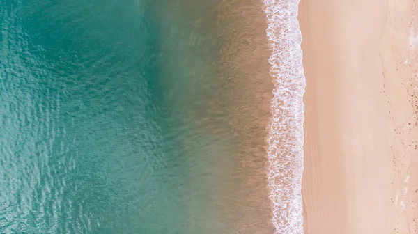 Güzel bir sahil manzarası.