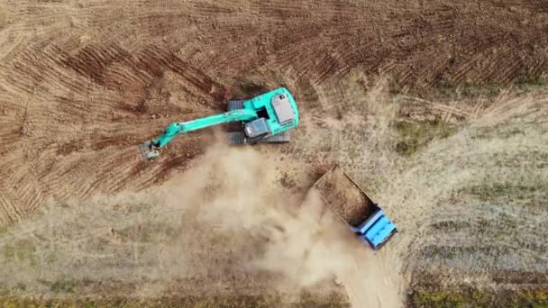 在建筑工地工作的挖掘机 — 图库视频影像
