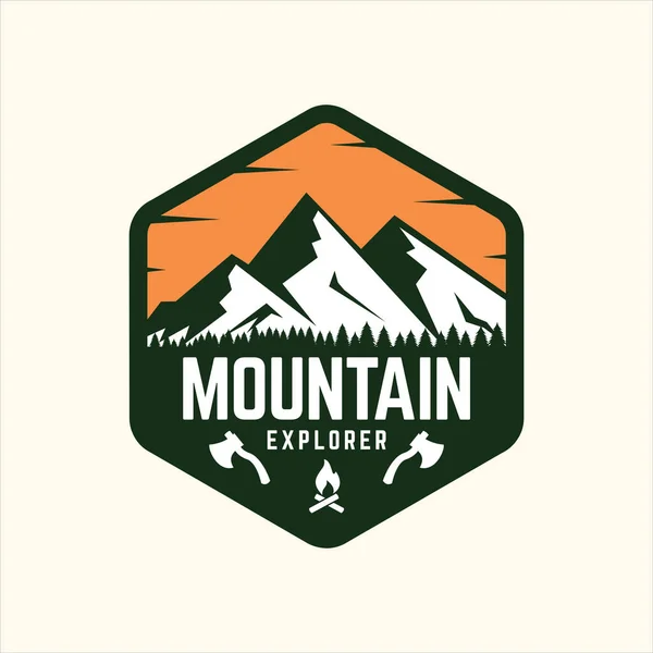 探险用山地标志和户外标志设计 — 图库矢量图片