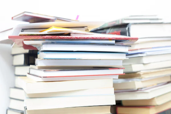 Çeşitli ders kitapları, kitap