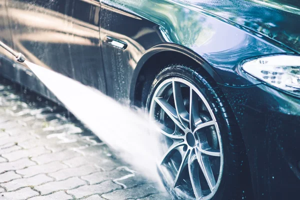 Ruedas de aleación de coche Lavado — Foto de Stock