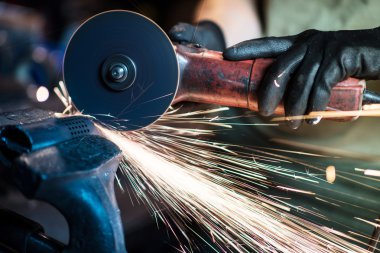 Metal aracı çatışmada kesip.