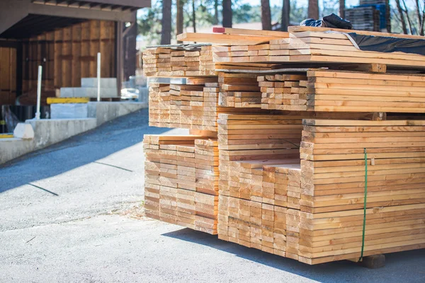 Pilha de madeira para venda — Fotografia de Stock