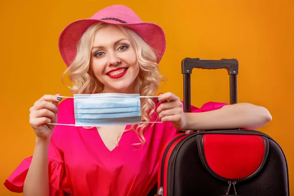 Beautiful Girl Mask Going Trip — Stock Photo, Image