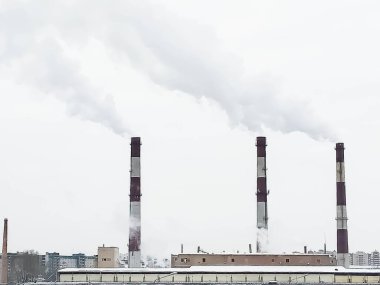 Üç şehir borusu metropoldeki havayı kirletiyor.