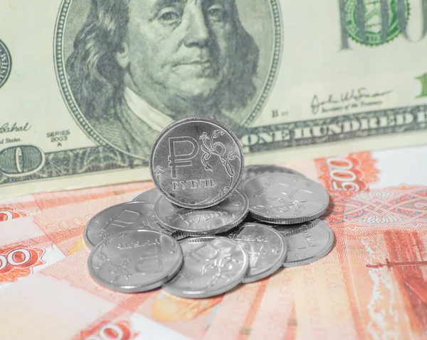 Para Rus Rublesi ve dolar