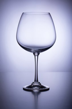 boş şarap kadehi