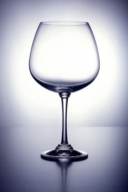 boş şarap kadehi