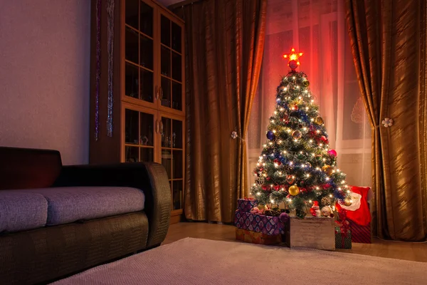 Habitación árbol de Navidad Imágenes de stock libres de derechos