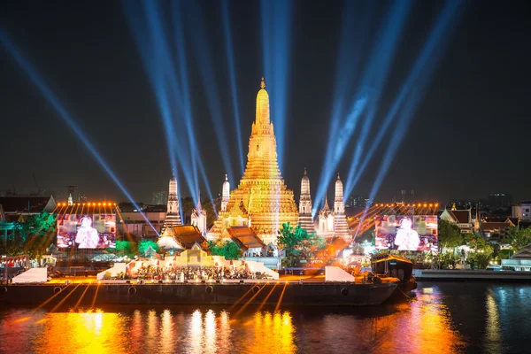 Wat arun sotto il nuovo periodo di celebrazione dell'anno, Thailandia — Foto Stock