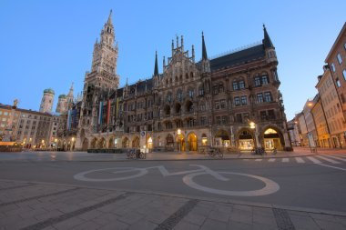 Gece Panoraması Marienplatz, Münih şehir, Almanya.