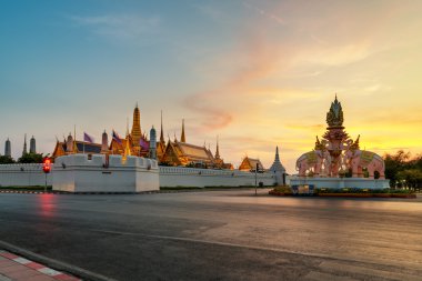 Grand palace ve gün batımında Wat phra keaw Bangkok, Tayland.