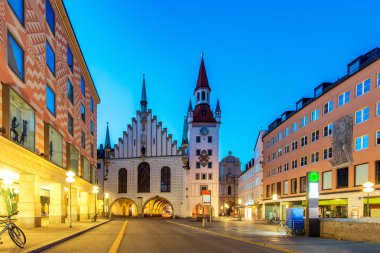 Gece Panoraması Marienplatz, Münih şehir, Almanya. 