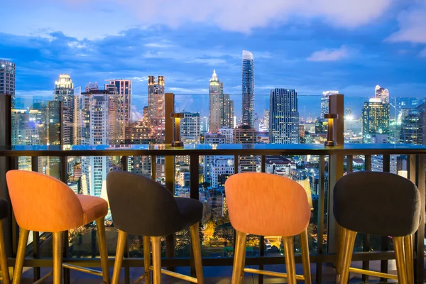 Bangkok Skyline Aussichtspunkt von der Dachterrasse Bar in Bangkok, Thailand — Stockfoto