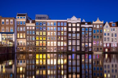 Gece Amster Netherland gelenek harika manzarasını evler
