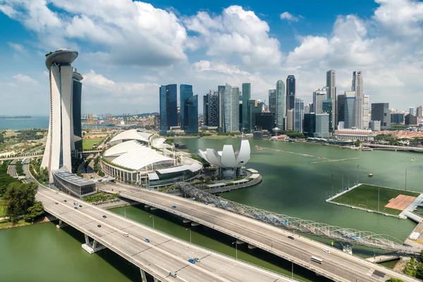 Vista aérea da cidade de Singapura no centro do distrito de negócios downto — Fotografia de Stock