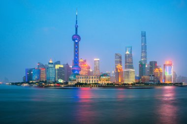 Shanghai manzarası Lujiazui Pudong merkezi iş bölgesi Doğu yönü