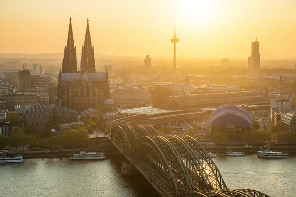 Image of Cologne with Cologne Cathedral and Rhine river during s — Stock Photo, Image