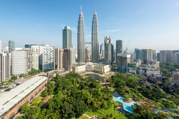 Kuala lumpur cidade skyline e arranha-céu em Kuala lumpur, Malaios — Fotografia de Stock